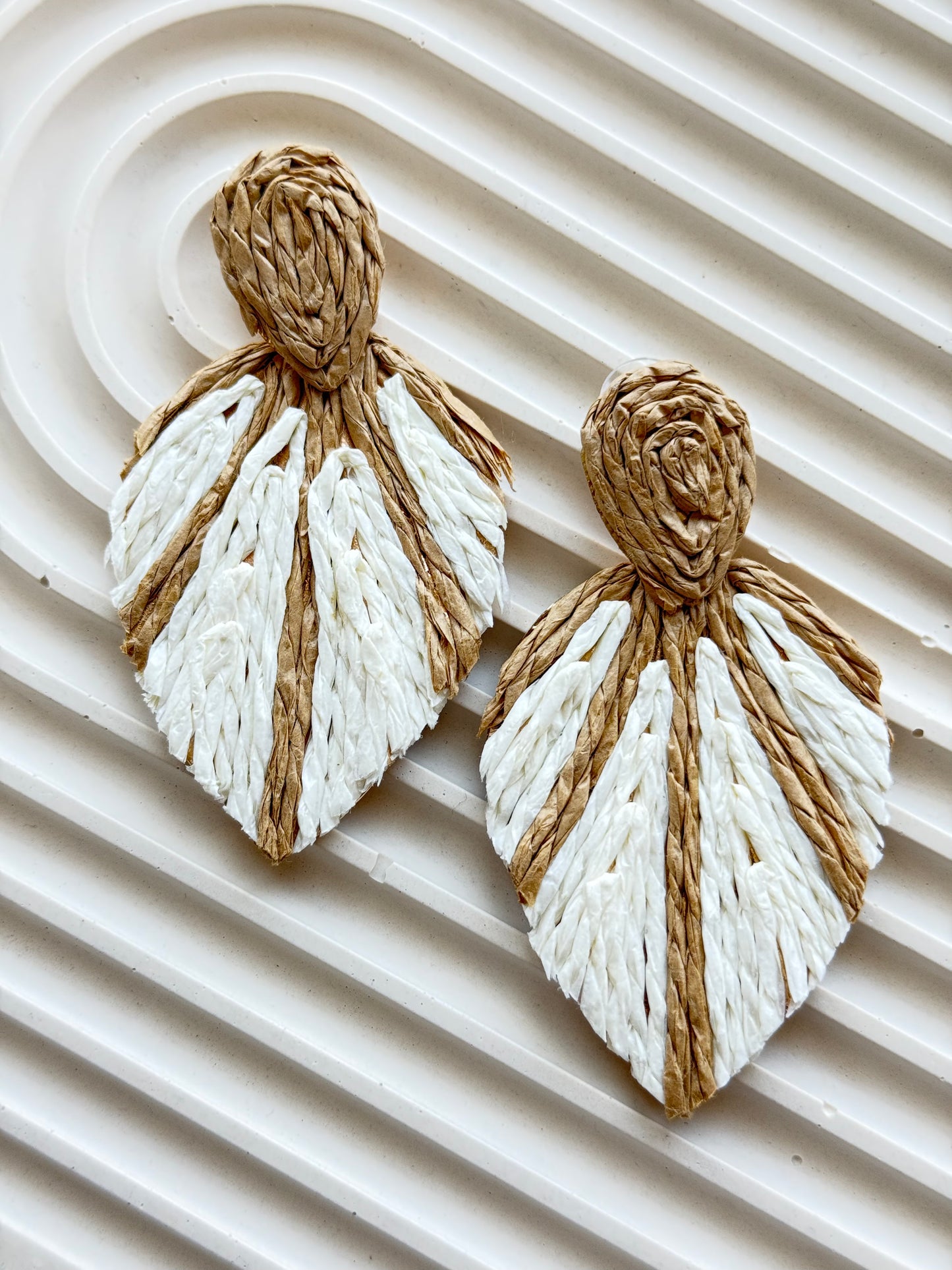 Raffia fülbevaló - bézs levél