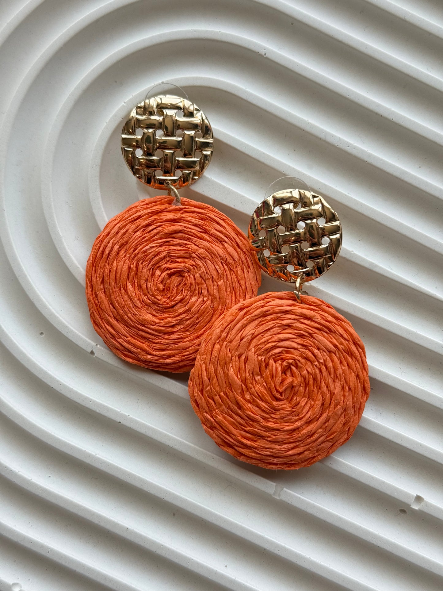 Raffia fülbevaló - narancssárga kör