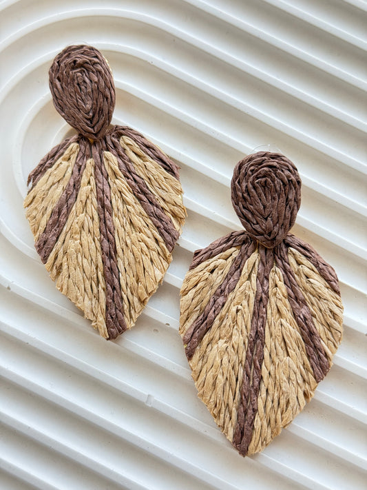 Raffia fülbevaló - barna levél
