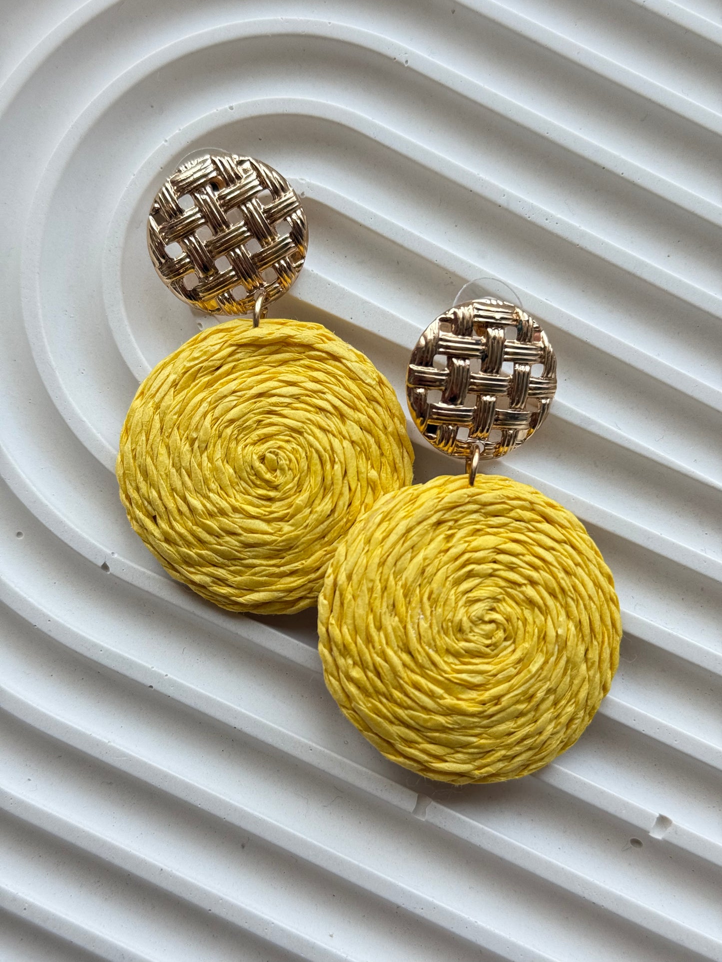 Raffia fülbevaló - sárga kör