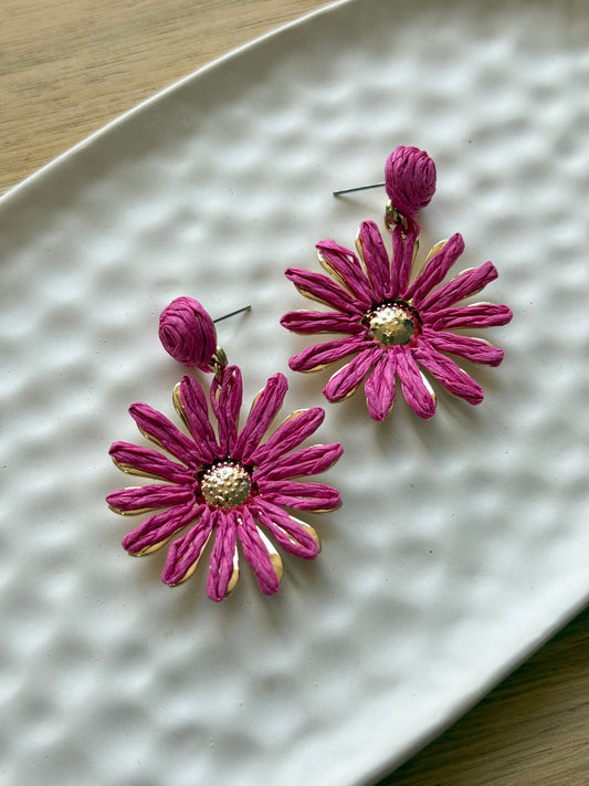 Raffia fülbevaló - pink kis virág
