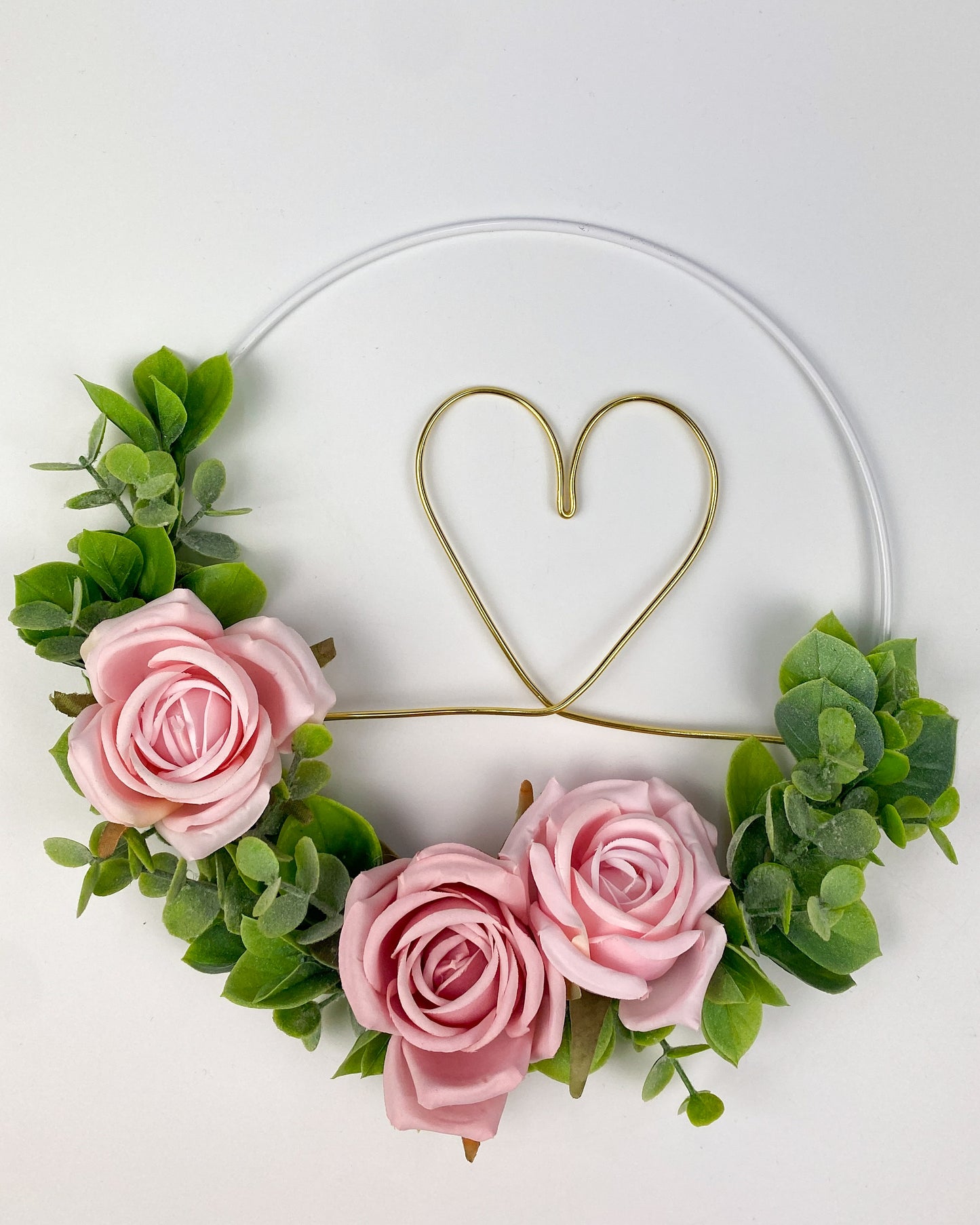 Fém karika szívvel, rózsákkal