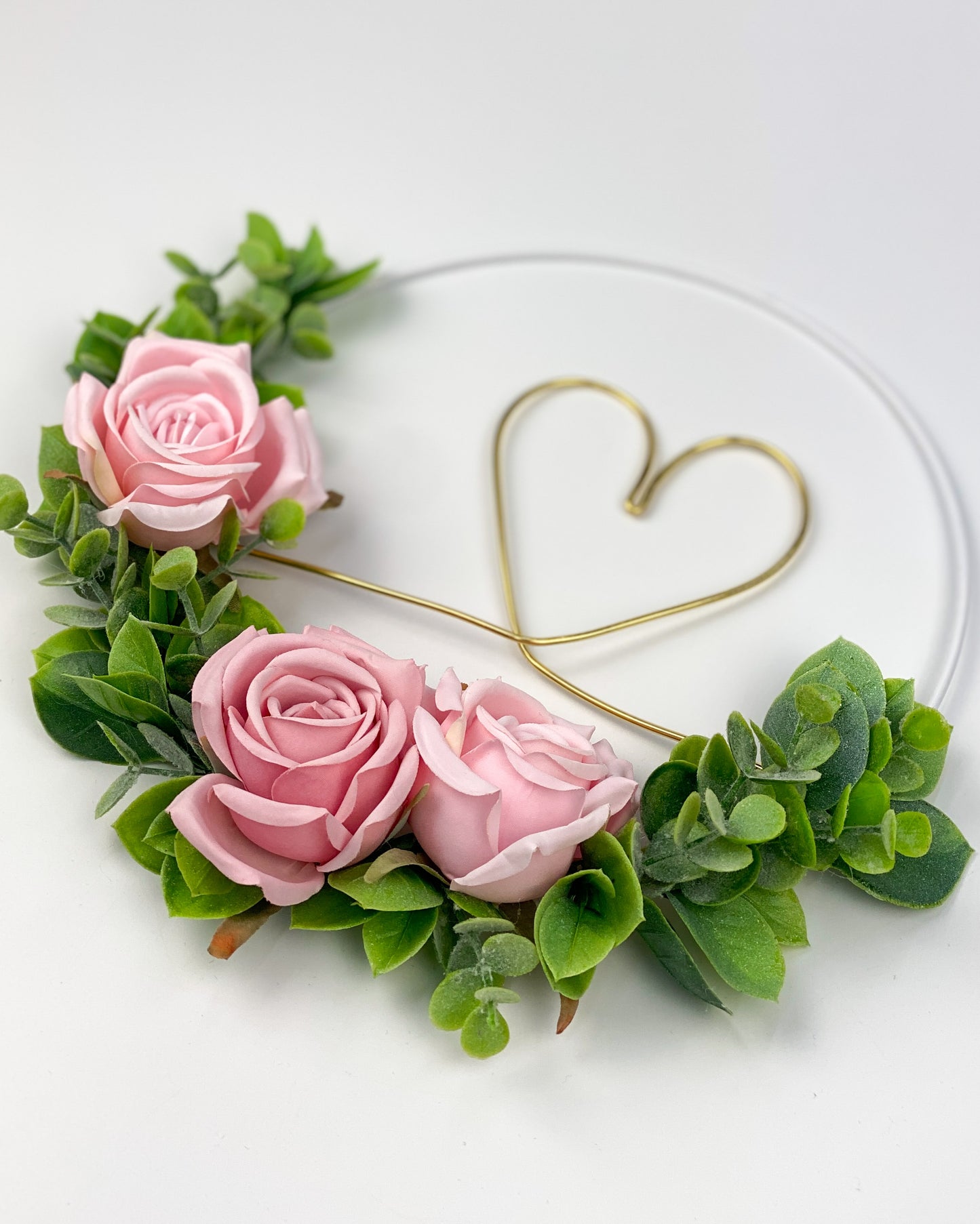 Fém karika szívvel, rózsákkal