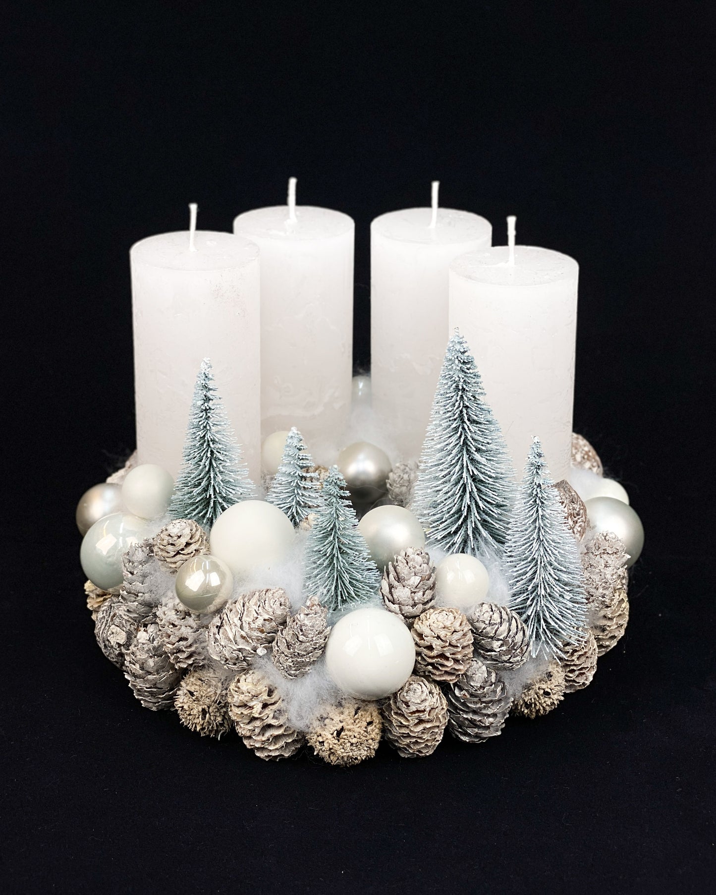 Fenyős adventi koszorú